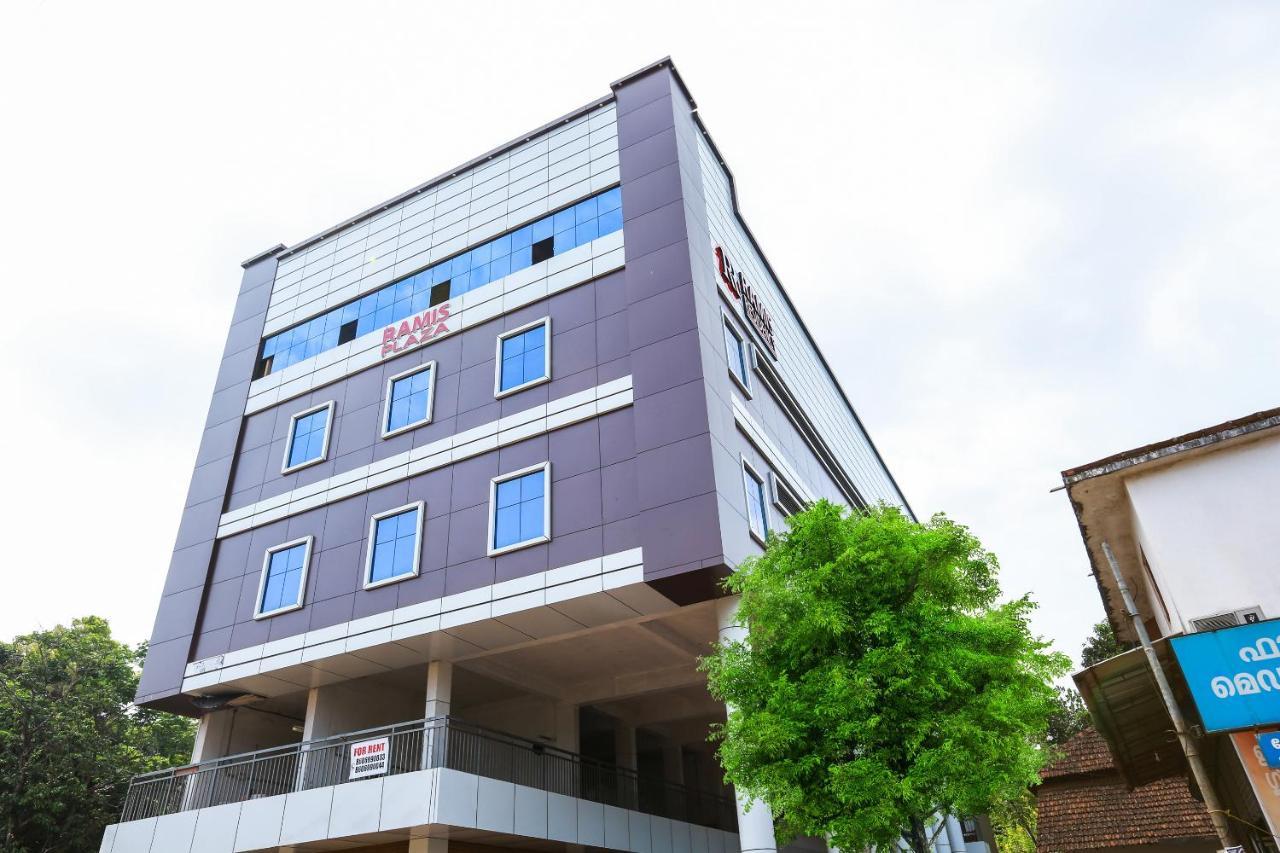 Oyo Ramis Residency Hotel Канур Екстериор снимка